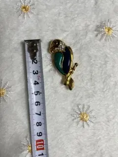 AVON エイボン 鳥の形状 ブローチ ストーン付き