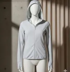 ユニクロ　エアリズムＵＶカットフルジップパーカー　ライトブルー水色　M