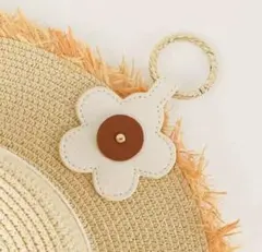 新品　マグネット花型キーホルダー ホワイト　keychain magnet