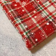 【約48x70cm 】赤チェック　雪の結晶　クリスマス　生地　コットンリネン