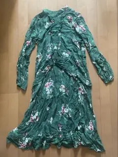 H&M 花柄ロングワンピース 緑色 長袖