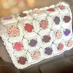 【64】最終値下げ　かぎ針編みバラモチーフ マルチカバー　ひざ掛け　ブランケット