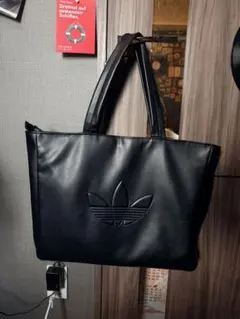 adidas ブラック トートバッグ 3本ライン