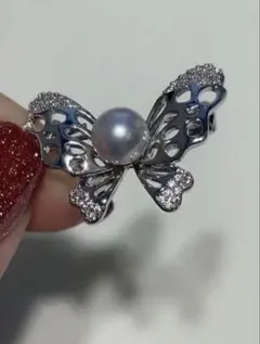 エレガントな蝶デザインブローチ　シルバー925 アコヤナチュラルグレーパール