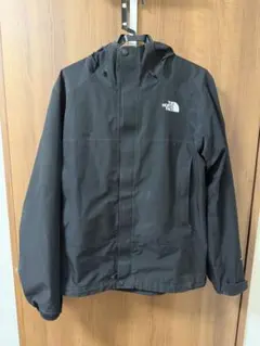 ブラック マウンテンパーカー