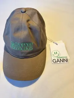 GANNI ロゴ キャップ ベージュ