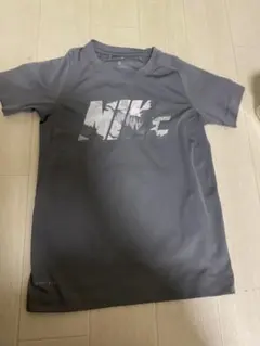 NIKE ドライフィット　グレー　xs 130㎝　半袖