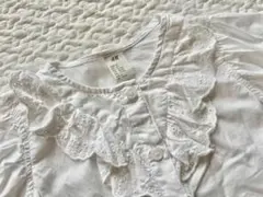 H&M フリル付きホワイトシャツ