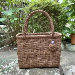 山葡萄 サコッシュ ポシェット ジュズダマチャーム付き - メルカリ