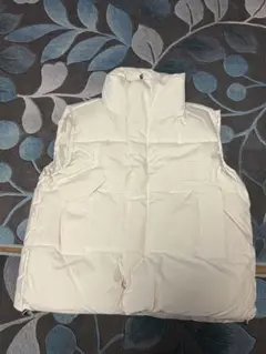 ホワイト キルティング ダウンベスト