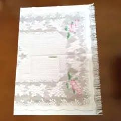 ホワイトレース テーブルクロス ワンポイント 薔薇の花柄刺繍 - メルカリ