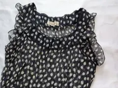 水玉模様 フリル ノースリーブワンピース。サイズ40