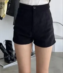 モノグラムタイトハイウエストショートパンツのサムネイル