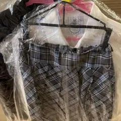 女子制服　黒ジャケットとチェック柄スカートセット