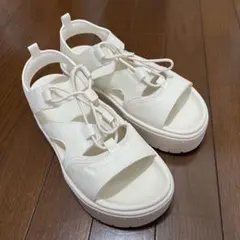 PUMA 厚底スポーツサンダル ホワイト 25cm 箱あり　ほぼ未使用のサムネイル
