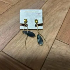 ゴールド ブラック ロングイヤリング 約6.5cm