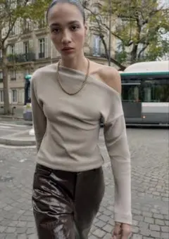 ZARA ダブルレイヤー風アシンメトリーTシャツ - メルカリ