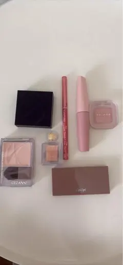 CEZANNE （話題の品薄商品）、to/one・アディクションアイシャドウ他