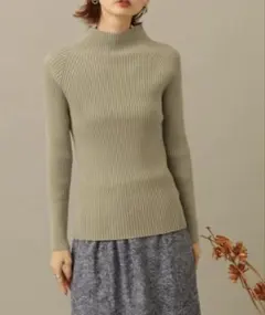 センスオブプレイス　ストレッチリブハイネックセーター　オリーブ