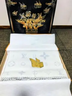 LOUIS VUITTON ホワイトマフラーのサムネイル