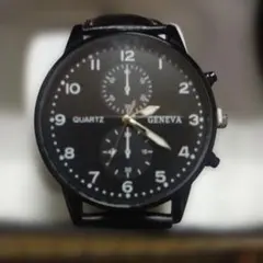 GENEVA ブラック文字盤 クォーツ腕時計新品です。