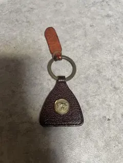 イルビゾンテ IL BISONTE レザー製三角形キーホルダー