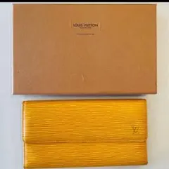 【新品】ルイ ヴィトン エピ ポルトトレゾール インターナショナル 3つ折長財布