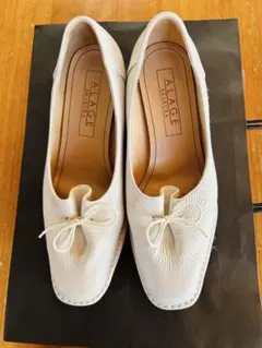 AKAKURA ホワイトレザーパンプス ALAGE 23.5