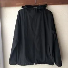 ブラックフード付きナイロンジャケット