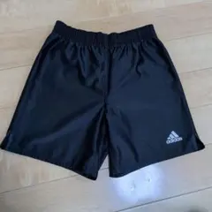 adidas ブラック ハーフパンツ 140
