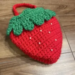 ⭐︎ハンドメイド⭐︎いちご型バッグ