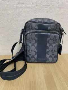 COACH ショルダーバッグ ヘリテージ　シグネチャー ネイビー