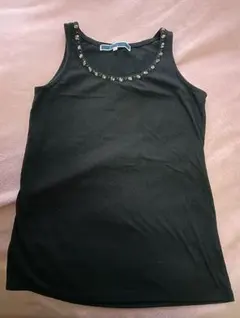 ビーズ装飾付き黒タンクトップのサムネイル
