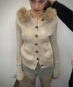 SHAGGIE ファー付きケーブルフードニット