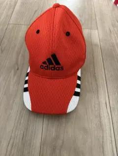 adidas オレンジ メッシュキャップ