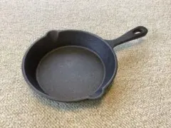 【新品　未使用】　鋳鉄　アウトドア　スキレットのサムネイル