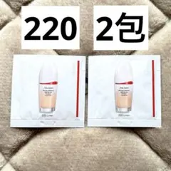 【匿名配送】SHISEIDO　エッセンススキングロウファンデーション　220