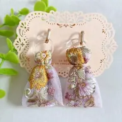 【ゆきゆっきー❄様】1284.琉球ガラス　ジャスミン　ジャンピング猫　レジン 1758.琉球ガラス チューリップ ジャンピング猫 レジン チャーム - メルカリ