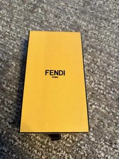 FENDI ギフトボックス イエロー 大 FENDI ギフトボックス 空箱 イエロー - メルカリ