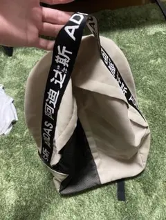 リュック　サック　adidas　アディダス　ベージュ&ブラックのサムネイル