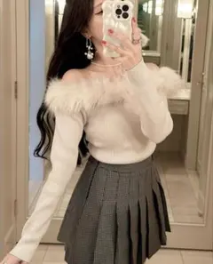 【GRL】 ファーオフショルダーニットトップス アイボリー