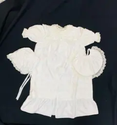 ホワイト サテン ドレス + ボンネット + スタイ