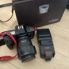 Canon EOS 650 フィルムカメラ 本体 ストロボ バッグ付 Canon EOS 650 フィルムカメラ 本体 ストロボ バッグ付 - メルカリ