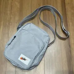 NIKE ナイキ グレー ショルダーバッグ サコッシュ ボディバッグ
