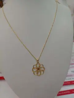花モチーフ ゴールド ネックレス 18k