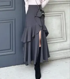 rienda フリルスリットハイウエストスコートショートパンツ　グレーのサムネイル