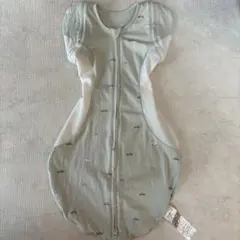 サンデシカ　ハグベリー　スワドル　Mサイズ　車