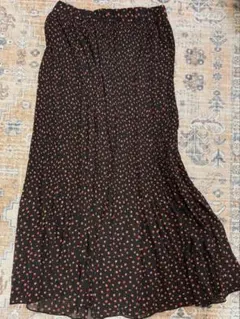 Niko and 黒と赤の花柄プリーツスカートフリーサイズ