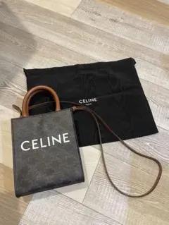 お値下げCELINE セリーヌ ミニ バーティカル カバ トリオンフ美品のサムネイル