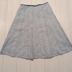 enpuete 刺繍入りフレアスカート 白と紺のストライプのサムネイル